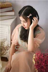 女总裁将五百万奖金颁给实习生后，我直接让公司破产小说在线阅读免费