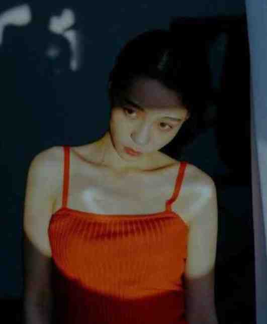 功成名就当天，女友官宣了和别的男人婚讯最新