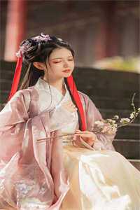 功成名就当天，女友官宣了和别的男人婚讯畅销巨著