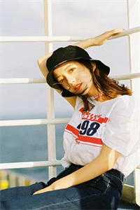 办公室被老婆给了实习生之后，我去妻留子了章节