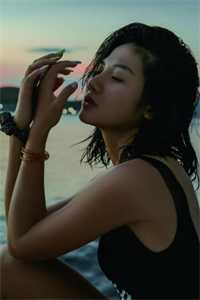 未婚夫助理当众泼我一脸奶茶后，我直接让公司破产小说在线阅读免费